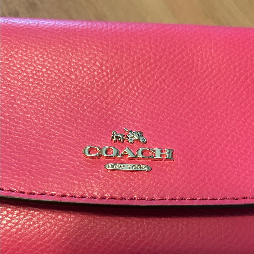 Nwt faux Coach Hot Pink Pebbled Leather Continental Wallet - Picture 2 of 10